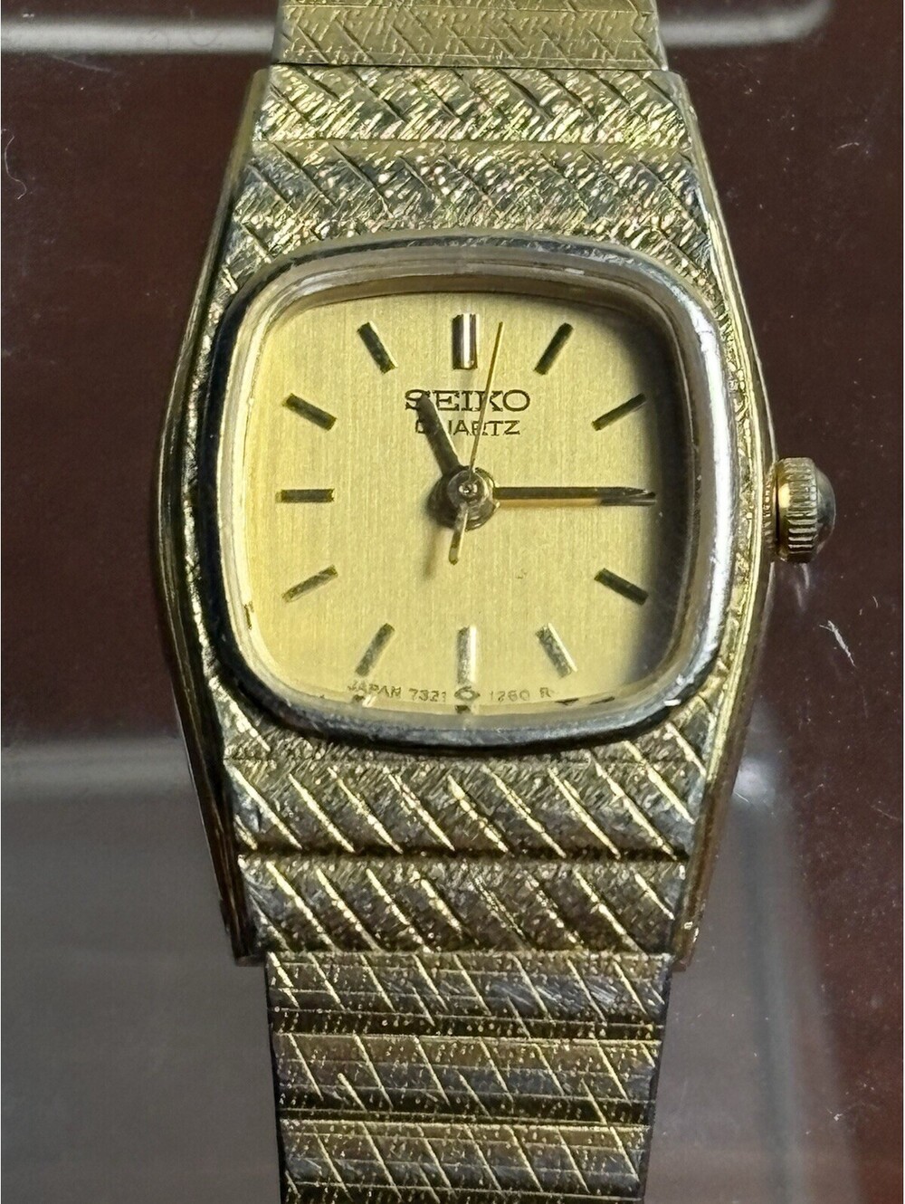 Vintage Seiko Quartz Womens Watch 7321-5759 Gold Tone Textured Runs Dec 1985